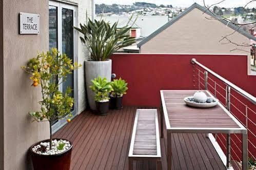 Twofourtwo Boutique Apartments Launceston Exterior photo